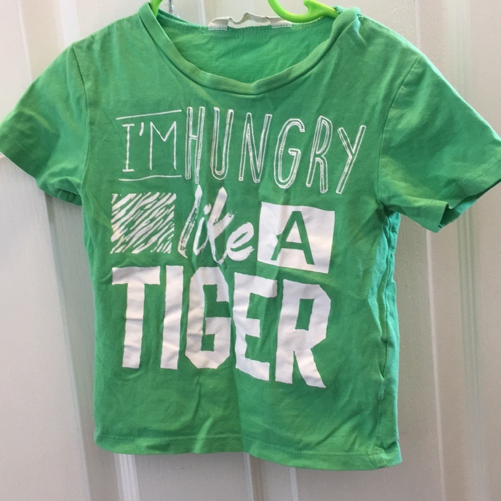 Child’s h & m tee 1 1/2 - 2 years